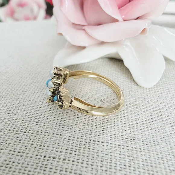 VINTAGE Avon Faux Pearl Turquoise Gold Tone Ring - Picture 2 of 5